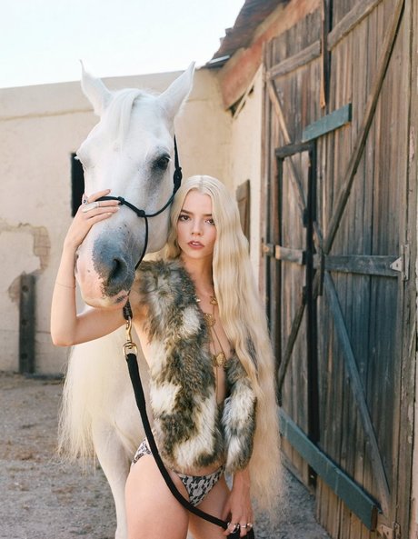 Anya Taylor Joy actriz de arte fotos