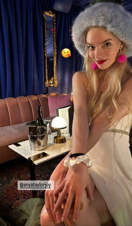 Anya Taylor Joy model naked images