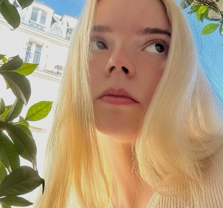 Anya Taylor Joy étoile magnifique images