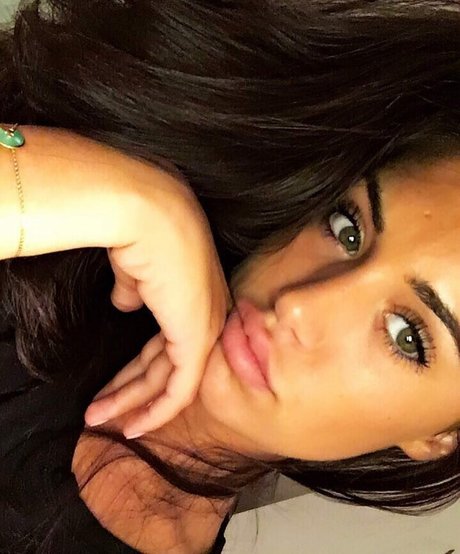 Clelia Theodorou modèle gratuit image