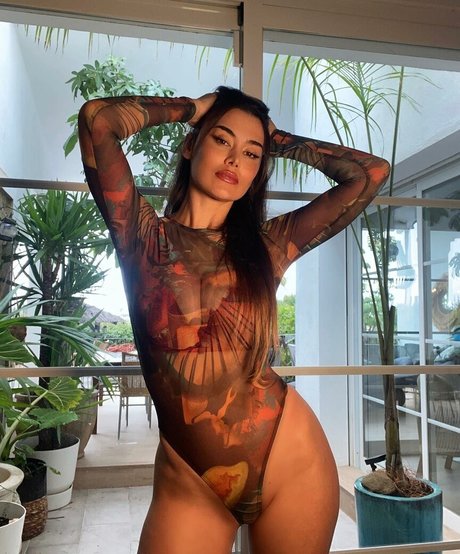 Eva Padlock modelo caliente galería