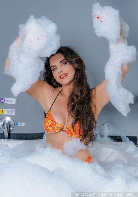Luiza Ambiel actrice chaude galeries