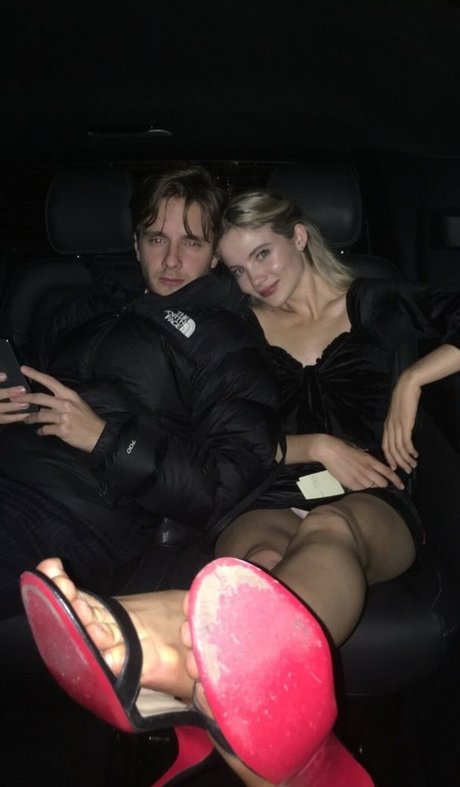 Freya Allan star érotique img