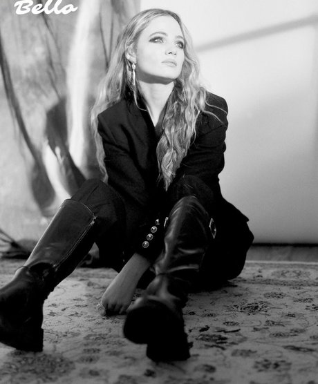 Freya Allan art modèle photos