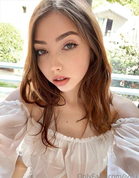 ivy i erotic actress photo