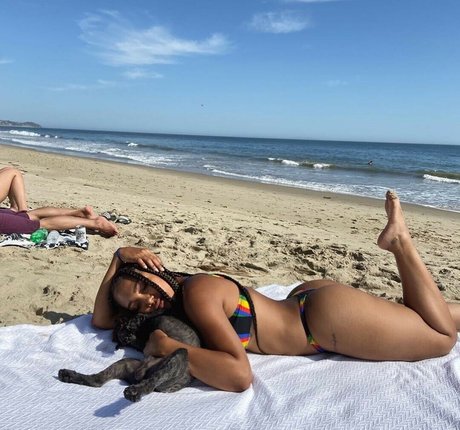 Parker McKenna Posey nice model galleries