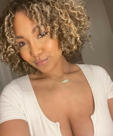 Parker McKenna Posey mejor actriz foto