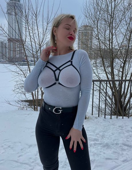 Lyubov Tomskaya sexe star du porno photo