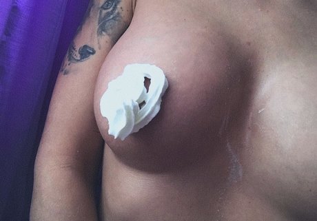 Lyubov Tomskaya modèle joli img