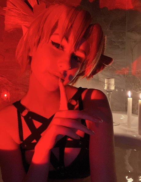 Zefirka natsuki actrice pornographique galerie