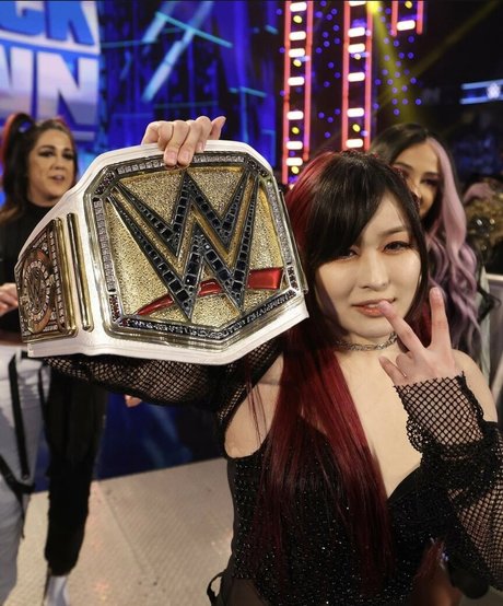 Iyo Sky desnudos estrella imagen