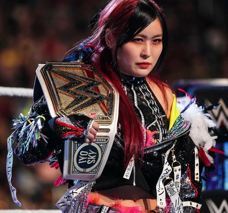 Iyo Sky actriz caliente galerías