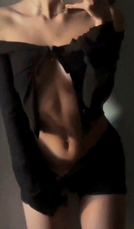 sanymaaa estrella erótica imágenes