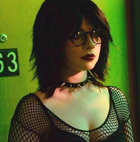 Michelle Trachtenberg modèle sympa collection