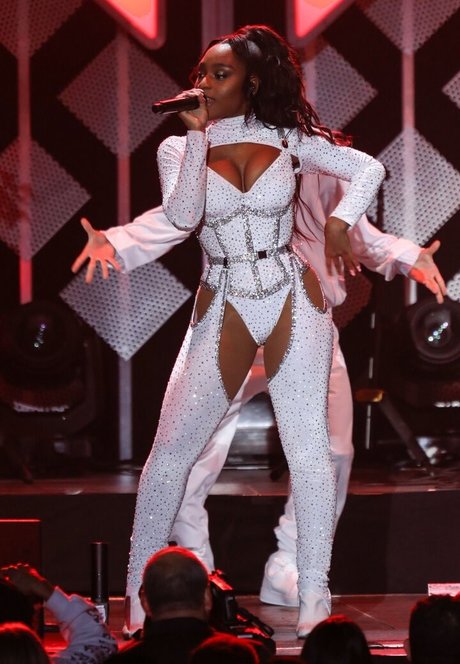 Normani star érotique photos