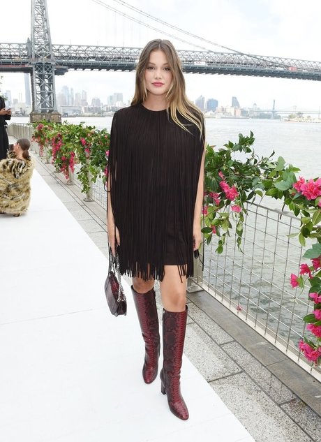 Olivia Holt actrice de sexe img