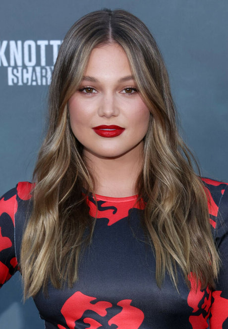 Olivia Holt star du porno hd photo