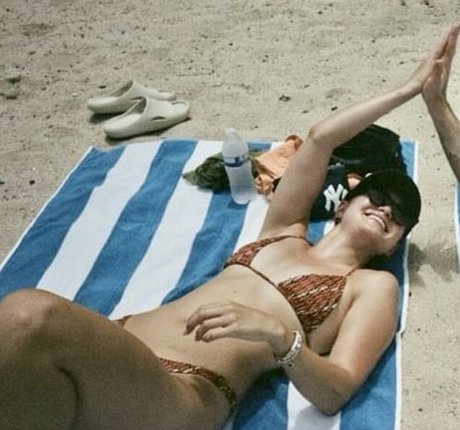 Olivia Holt modelo gratis imagen