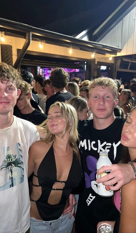 Alexa Meyer actrice chaude img