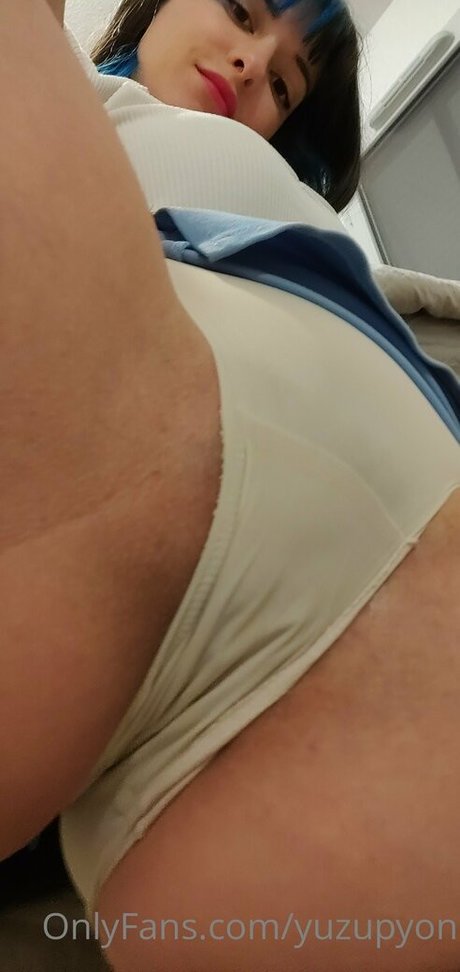 Yuzu Pyon modelo sexual imágenes