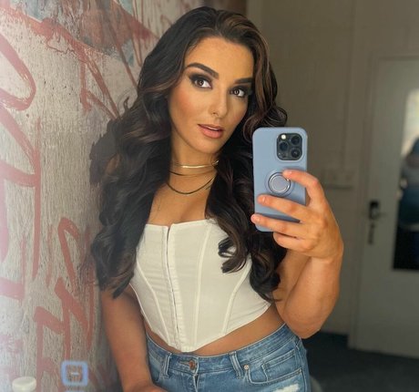 Deonna Purrazzo buen modelo archivo