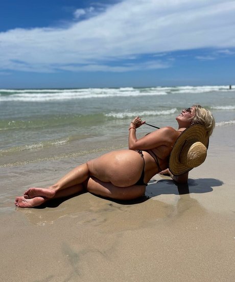 Monicest actrice de grande qualité archive