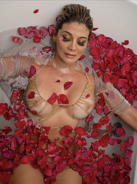 Monicest modelo xxx imagen