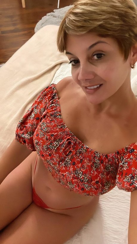 Monicest bonita estrella porno galerías
