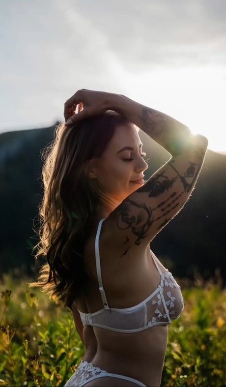 Maddison Noel bonita estrella porno galerías