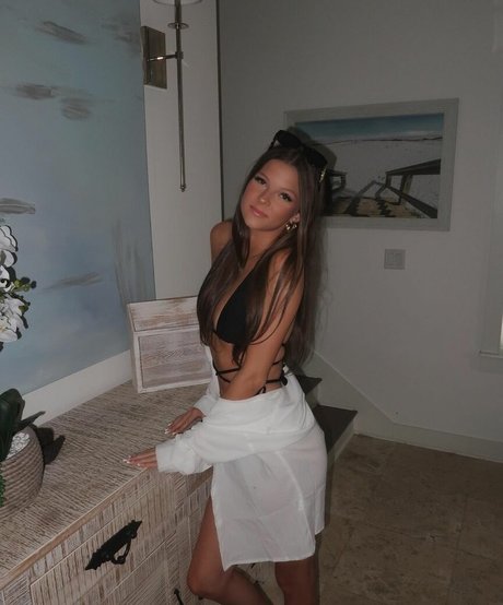 Mia Torrence sexo estrella galería