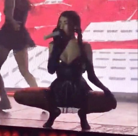 Madison Beer modèle adulte image