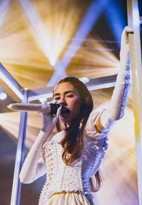 Madison Beer sexo modelo imágenes