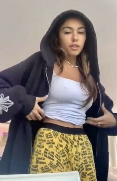 Madison Beer actriz de desnudos galerías