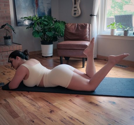 Sarah Arabic modèle nu images