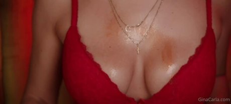 Gina Carla étoile parfaite galeries