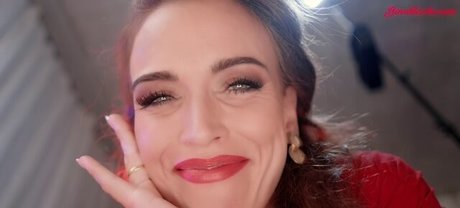 Gina Carla étoile chaude archive