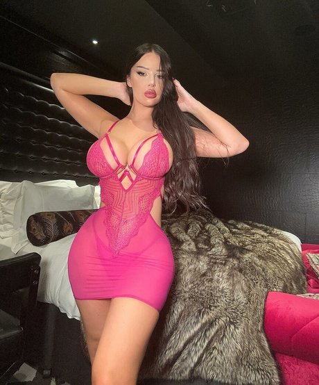 Elizabeth Georgina modelo exclusivo foto