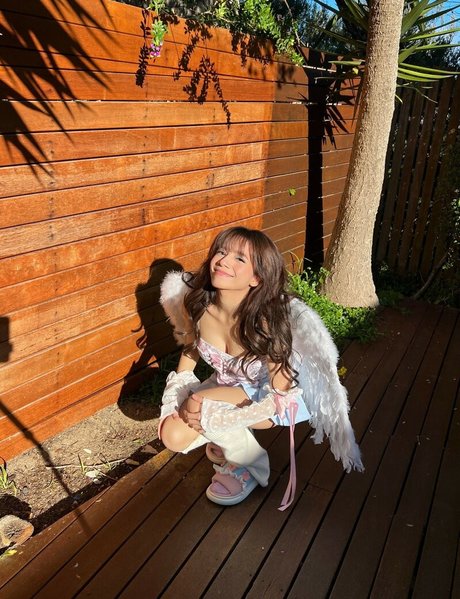 Eeeveenara modelo adulto imágenes