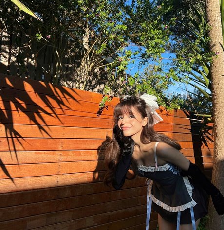 Eeeveenara actrice porno des photos