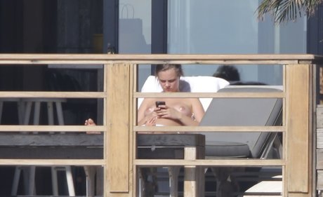 Cara Delevingne star du porno de haute qualité collection