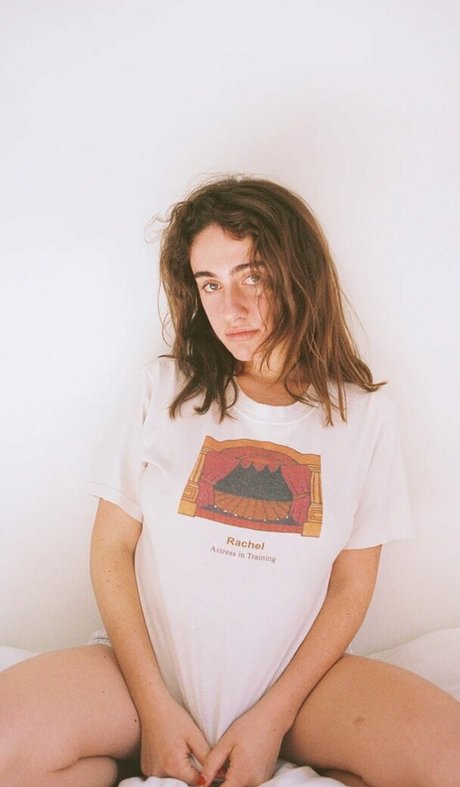 Rachel Anne Sennott star pornographique photos