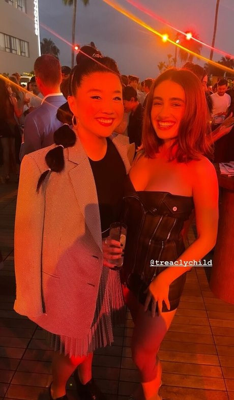 Rachel Anne Sennott étoile magnifique des photos