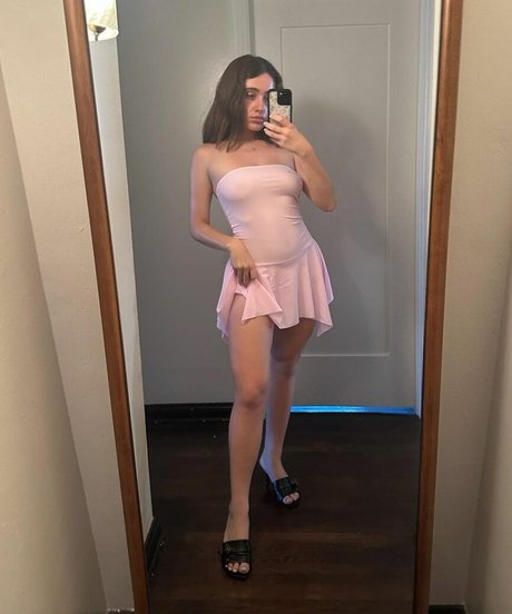 Rachel Anne Sennott modelo perfecto archivo