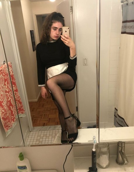 Rachel Anne Sennott modèle sexy collection