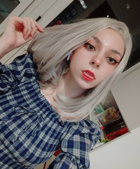 Himee lily modèle magnifique img