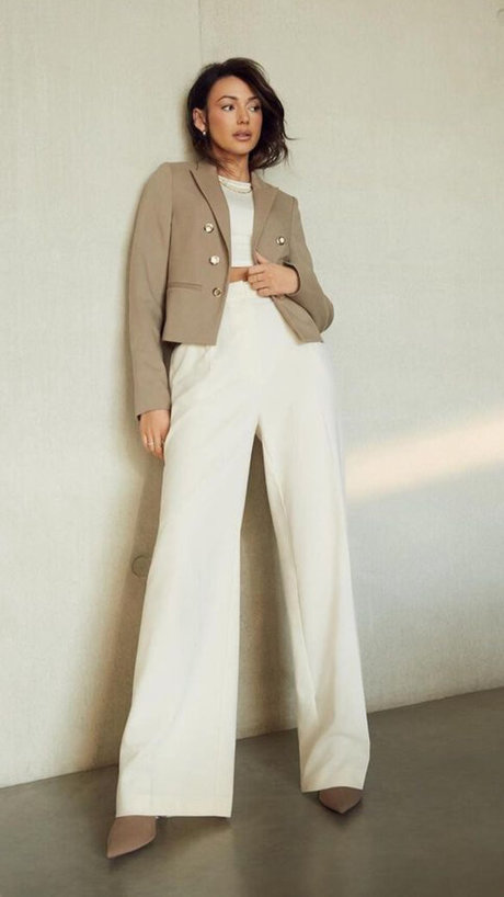 Michelle Keegan modèle nu galerie