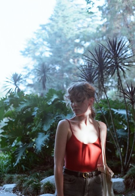 Berta Andrea Sndal actriz de desnudos imágenes