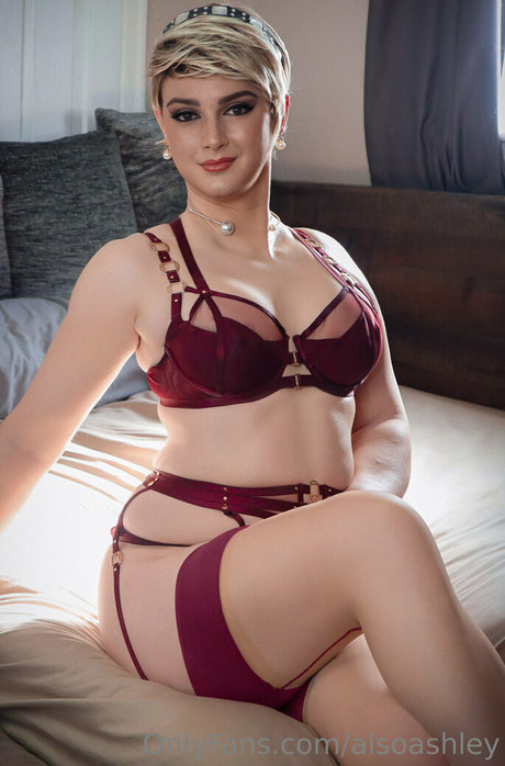 Ashley Barron étoile nue collection