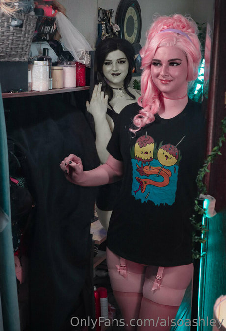 Ashley Barron étoile nue photo