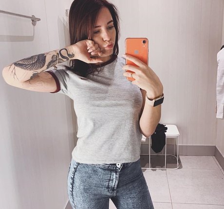 denlyasha modelo hermosa archivo